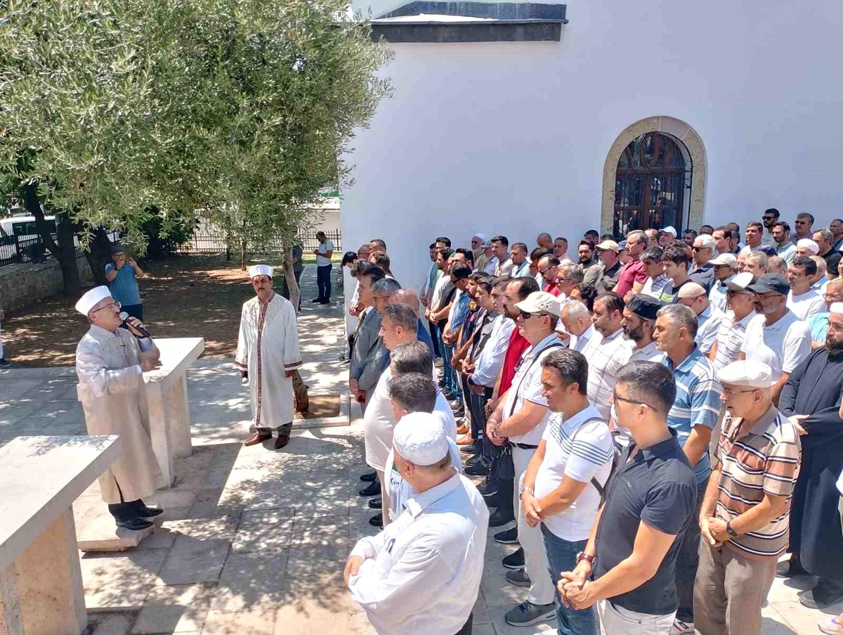 Muğla Kurşunlu Camii\'nde İsmail Haneyye için gıyabi cenaze namazı kılındı