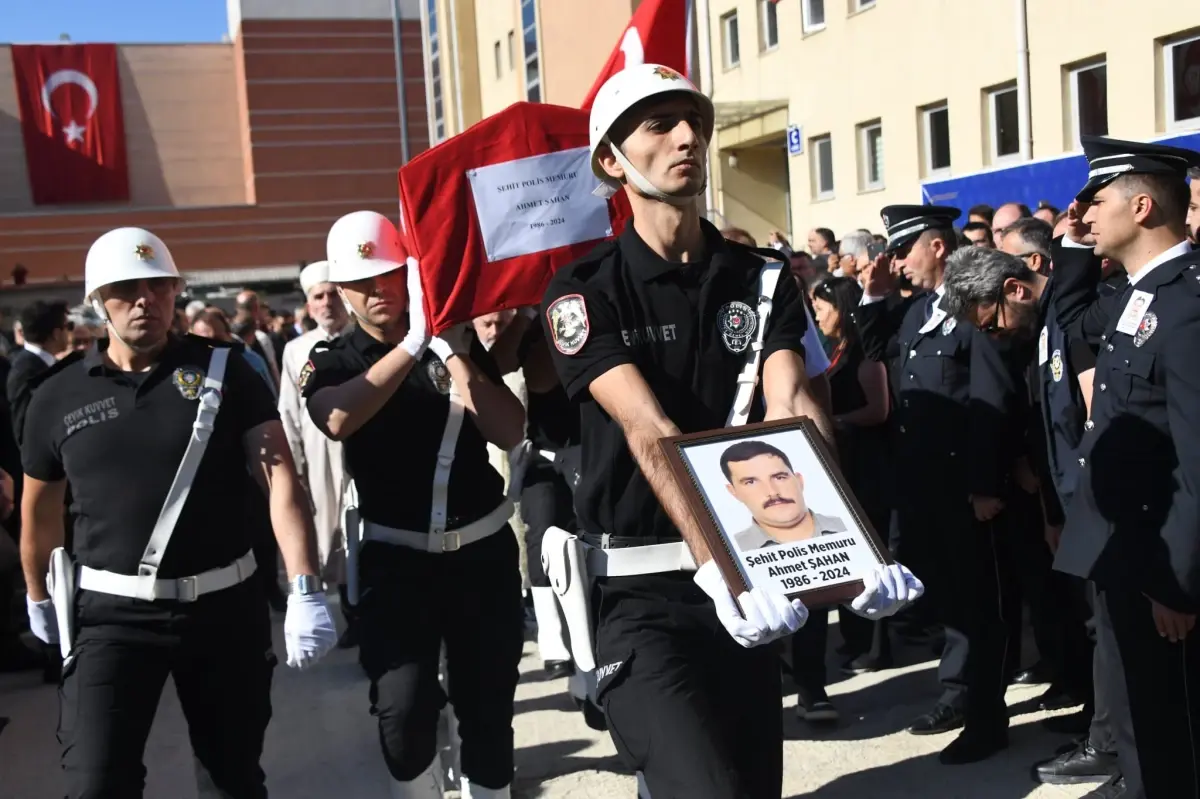 KASTAMONU\'da şehit polis memuru için tören; yaralı arkadaşı da katıldı (VİDEO EKLENDİ)