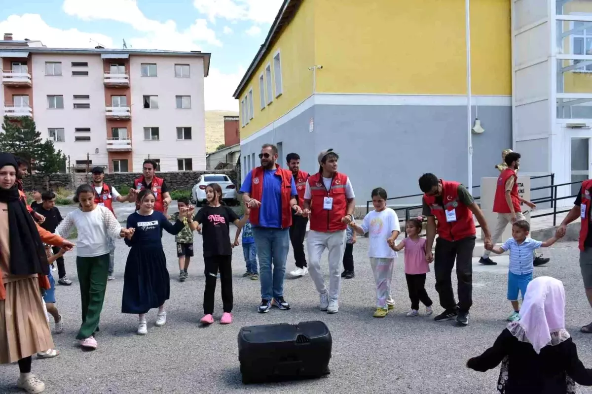 Erzurum Gençlik ve Spor İl Müdürlüğü, minik yüreklere dokundu