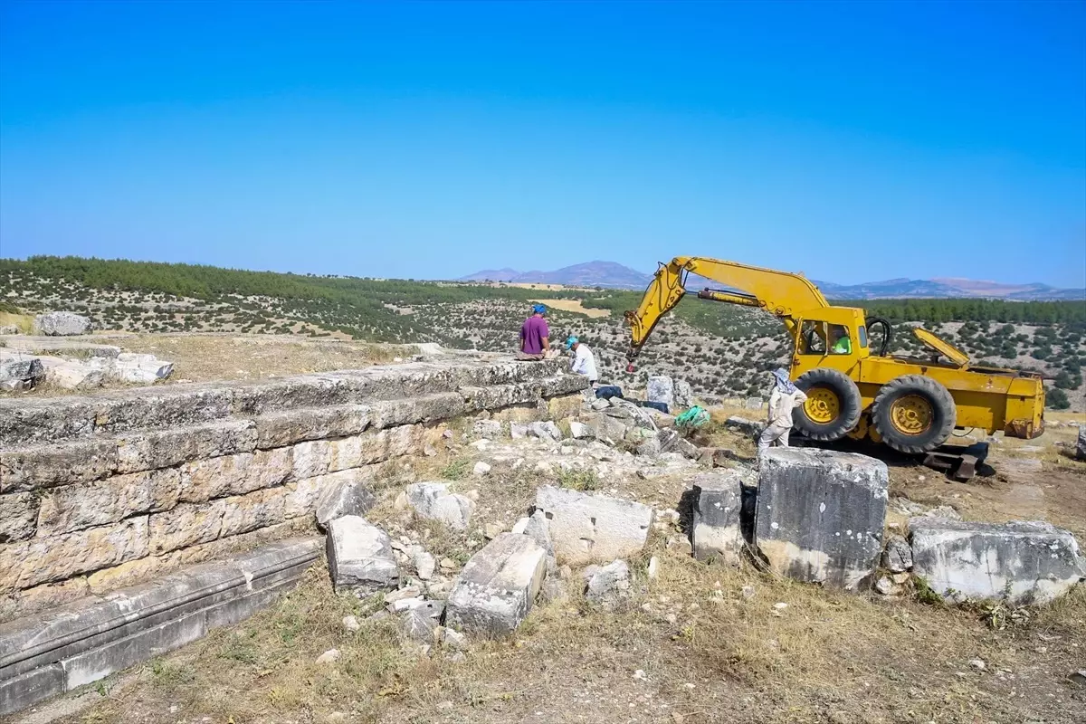 Uşak\'ta 2 Bin Yıllık Demeter Tapınağı Kazı ve Restorasyon Çalışmalarıyla Ayağa Kaldırılacak