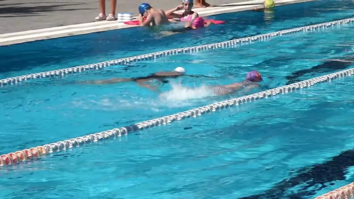 Osmangazi Belediyesi Yaz Spor Okulları Yüzme Kursu Sertifika Töreni