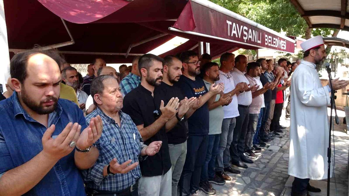Tavşanlı\'da İsmail Haniye ve Gazze şehitleri için gıyabi cenaze namazı kılındı