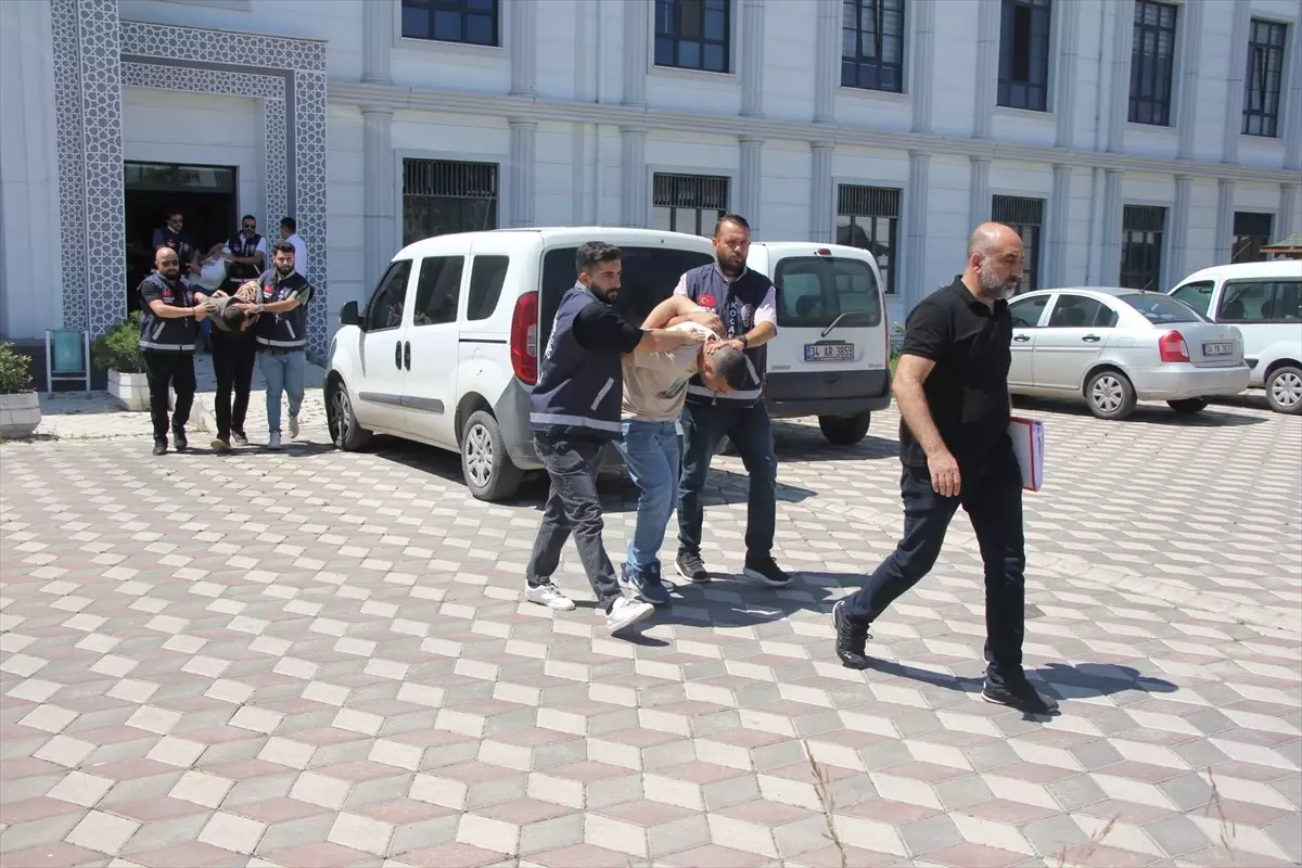 Kocaeli ve çevre illerde tır ve şantiyelerden malzeme çalan 6 şüpheli gözaltına alındı