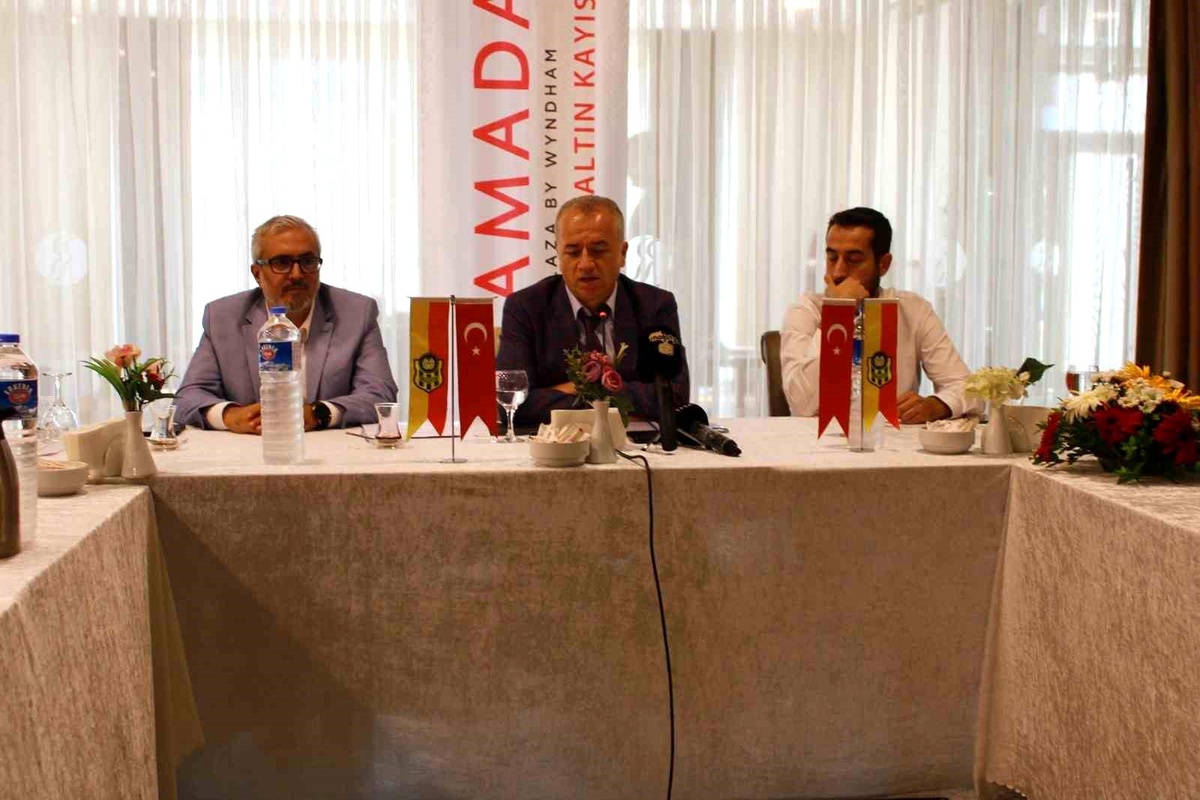 Yeni Malatyaspor Başkan Yardımcısı Ahmet Özköse, Başkanı eleştirerek seçimli kongre kararı istedi