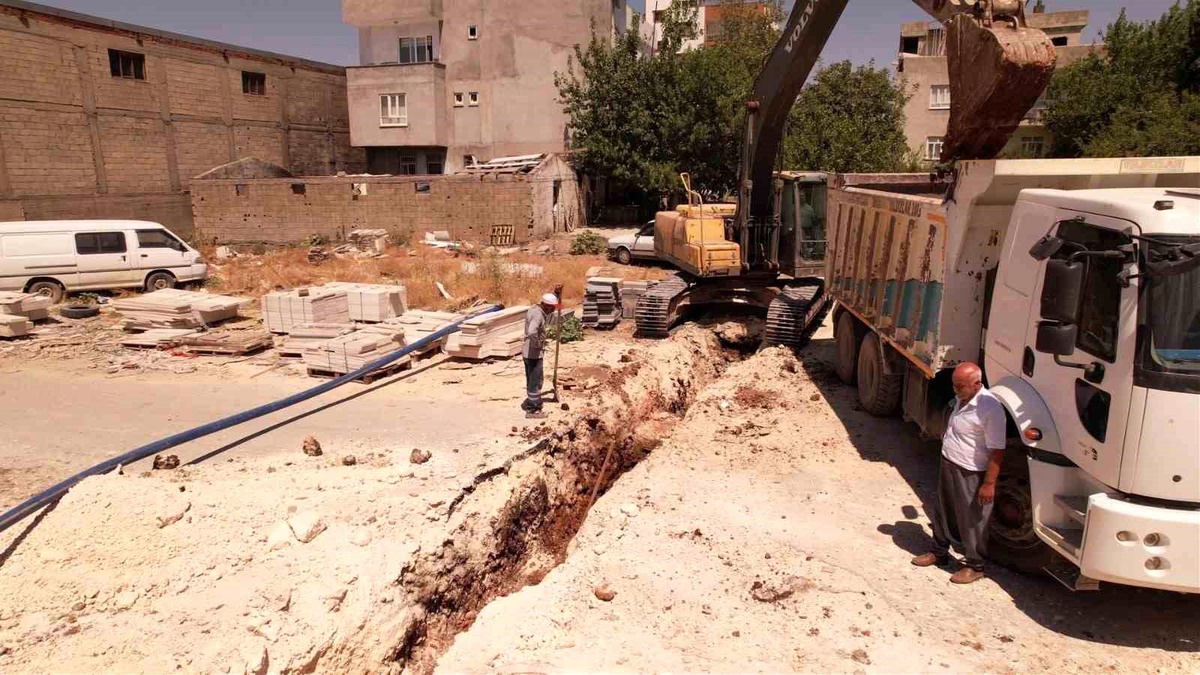 Adıyaman Belediyesi Yunus Emre Mahallesinde İçme Suyu Hattı Yenileme Çalışması