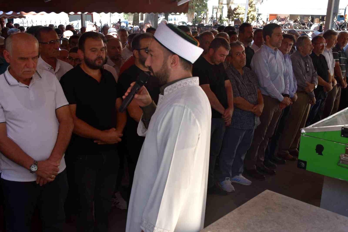 Bilecik\'te Zabıta Müdürü Mehmet Zin Son Yolculuğuna Uğurlandı