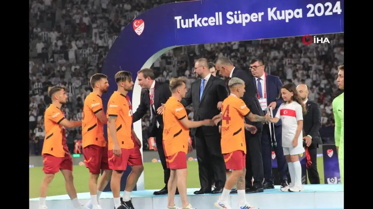 Beşiktaş Turkcell Süper Kupa\'yı aldı