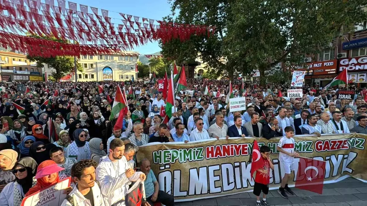 Bursa\'da İsrail\'in saldırıları ve İsmail Haniye suikasti protesto edildi