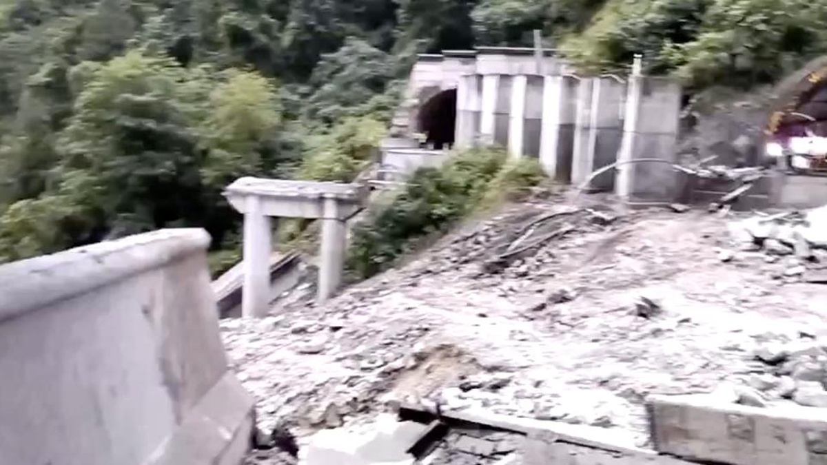 Çin\'de Sel ve Çamur Kayması: 2 Ölü, 8 Yaralı