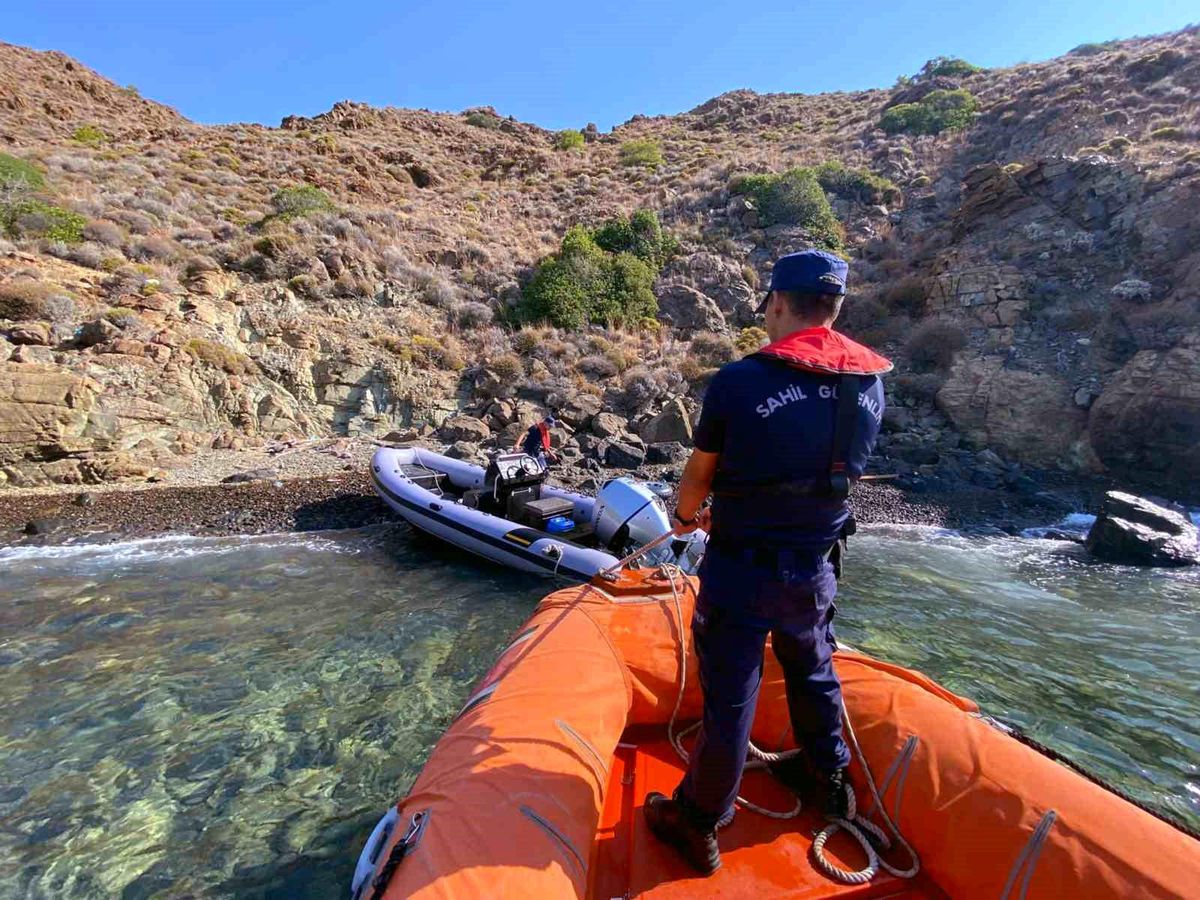 Muğla\'da düzensiz göçmenler kurtarıldı, insan kaçakçıları yakalandı