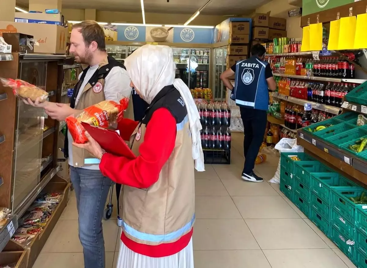 Bayburt\'ta Marketlerde Gıda Denetimi Yapıldı