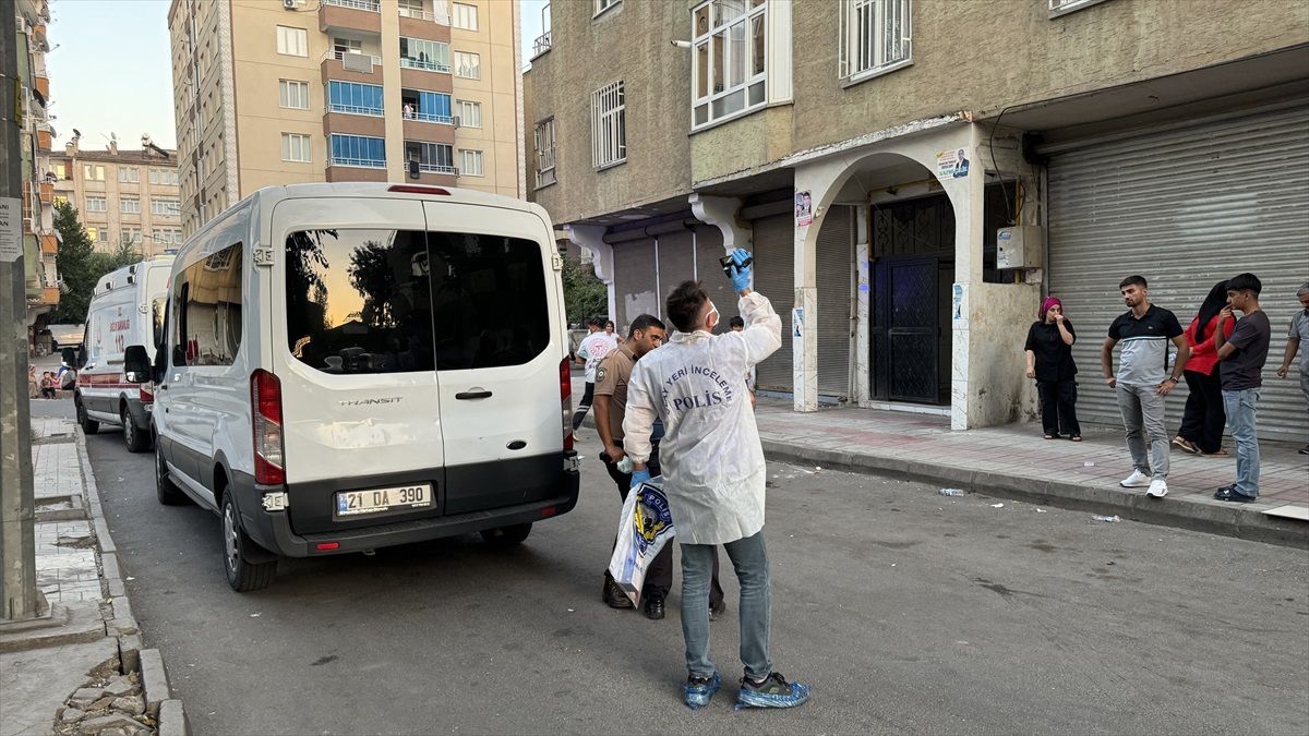 Diyarbakır\'da bir kişi evinde ölü bulundu