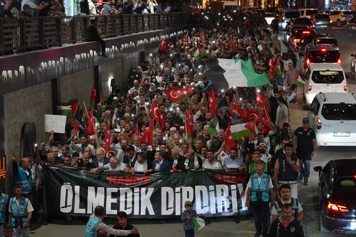 Erzurum, Ardahan ve Kars\'ta İsrail\'in Gazze saldırıları protesto edildi