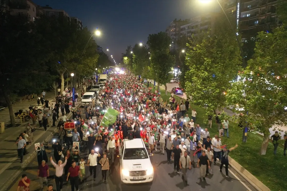 Gaziantep, Adıyaman ve Kahramanmaraş\'ta Filistin\'e Destek Yürüyüşleri Düzenlendi