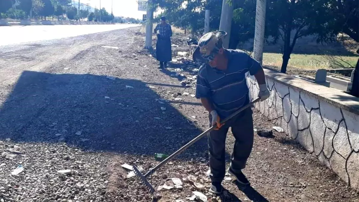 Gölbaşı ilçesinde temizlik çalışmaları devam ediyor