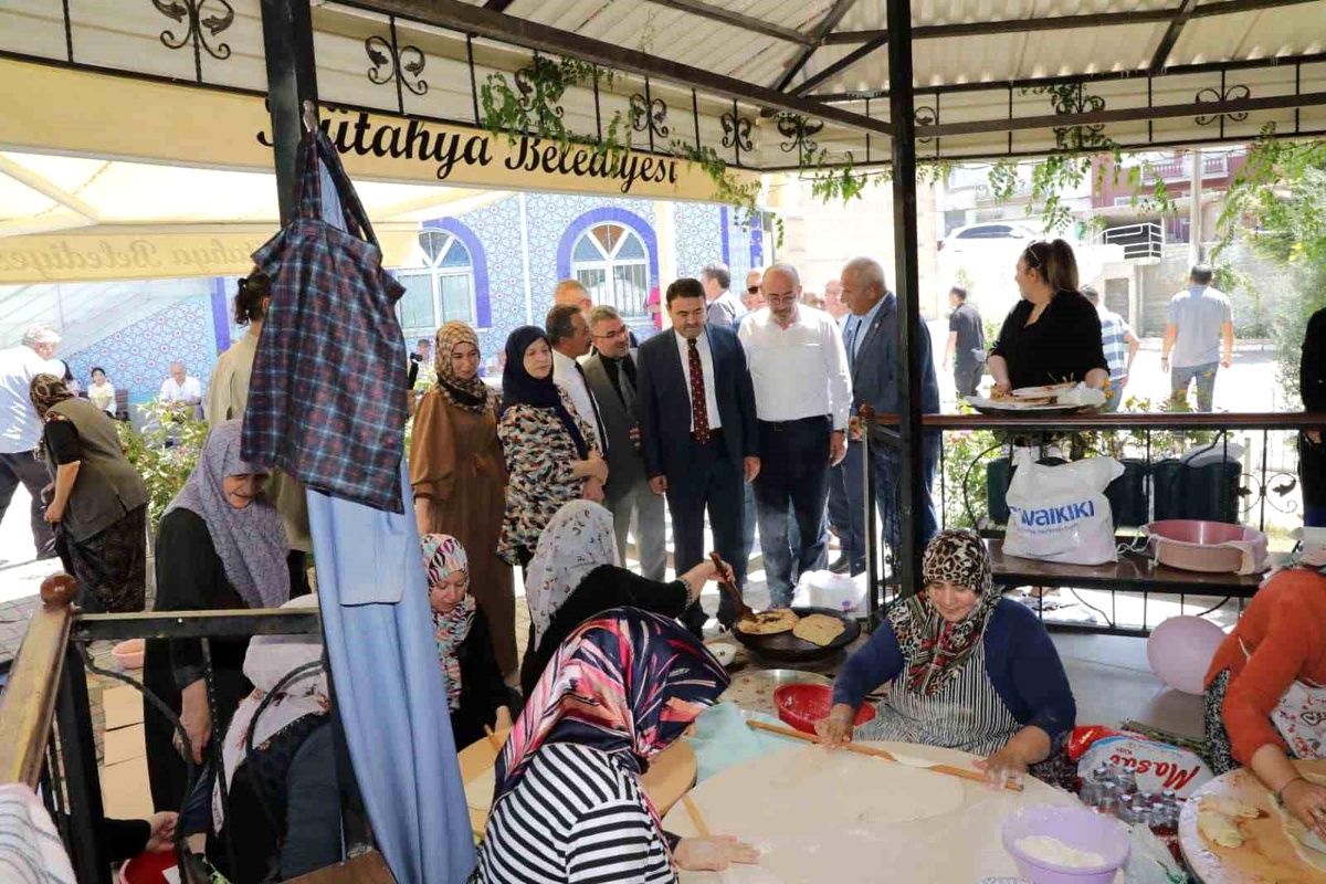 Kütahya\'da Geleneksel Müderris Mahallesi Şenliği Renkli Görüntülere Sahne Oldu