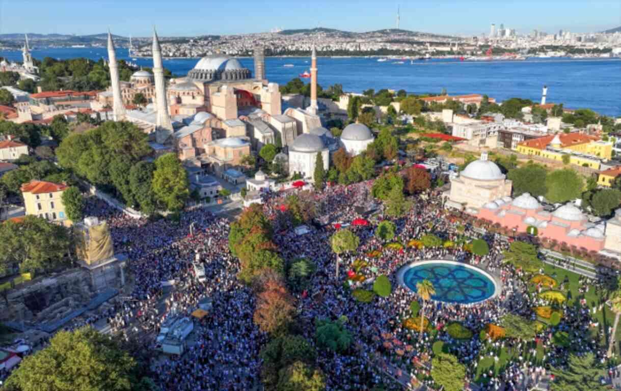 Ölmeden önce son vasiyetiydi! On binlerce kişi Haniye'nin çağrısını yerine getirmek için Ayasofya'da