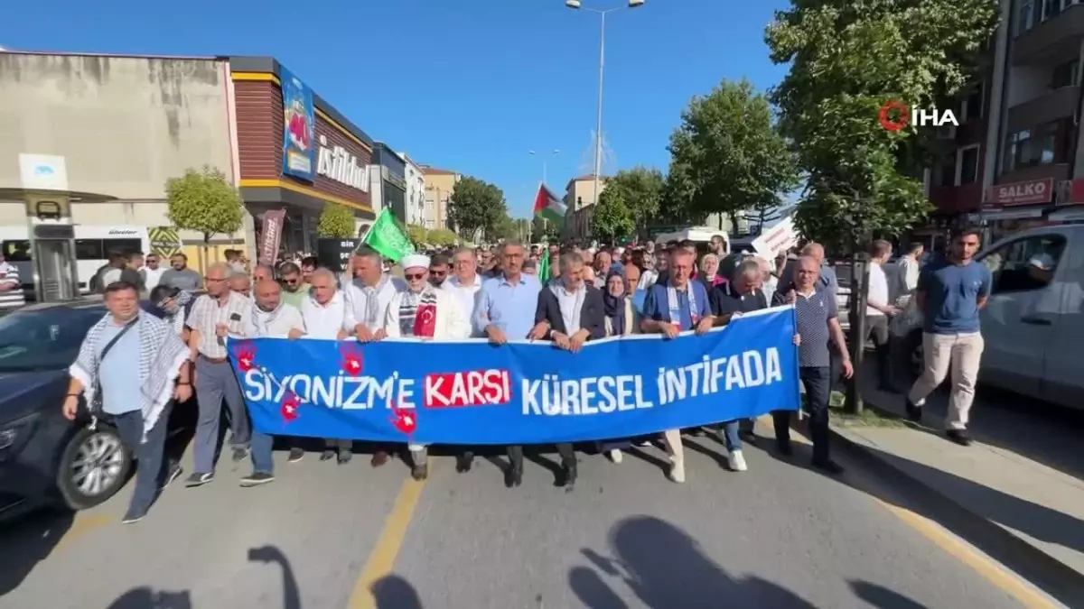 Sakarya\'da binler Gazze ve İsmail Haniye için yürüdü