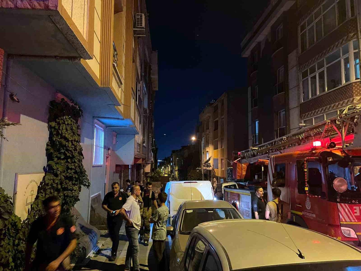 İstanbul Sultangazi\'de Anaokulunda Yapılan Haşere İlacı Sonucu 9 Kişi Zehirlendi