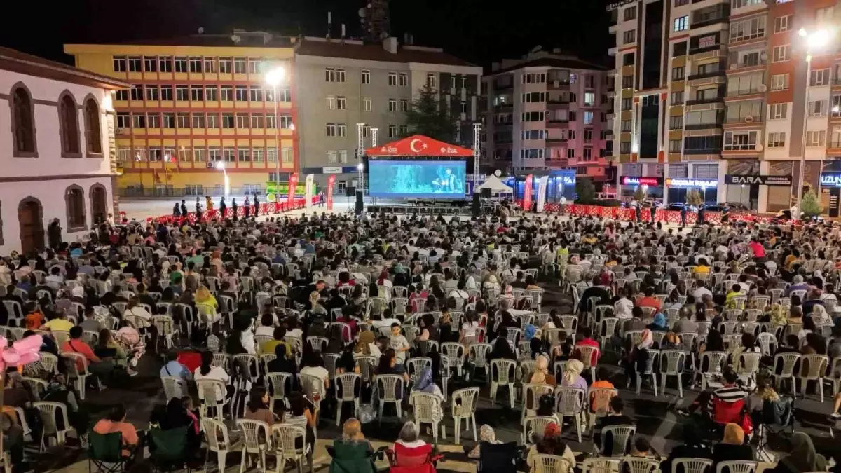 Afyonkarahisar\'da Şehit Şenay Aybüke Yalçın\'ın Hayatını Anlatan Film İzlendi