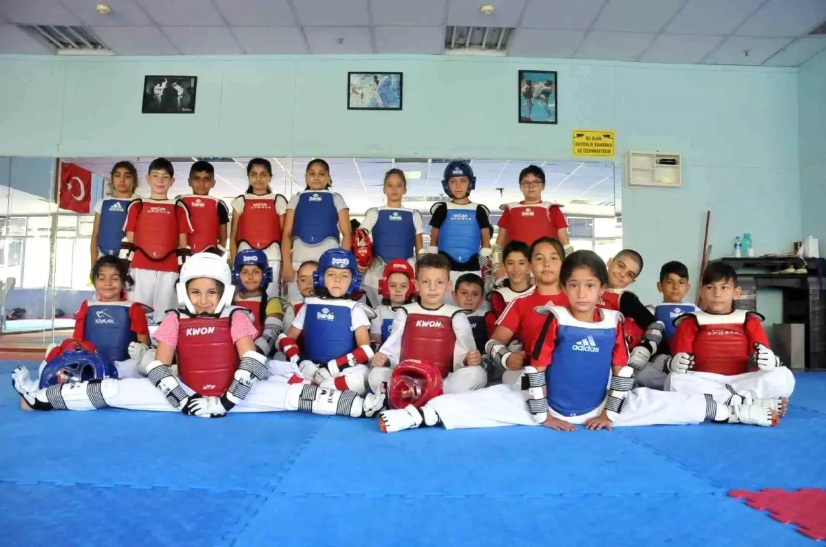 İzmir Büyükşehir Belediyesi Yaz Spor Okulları Büyük İlgi Görüyor