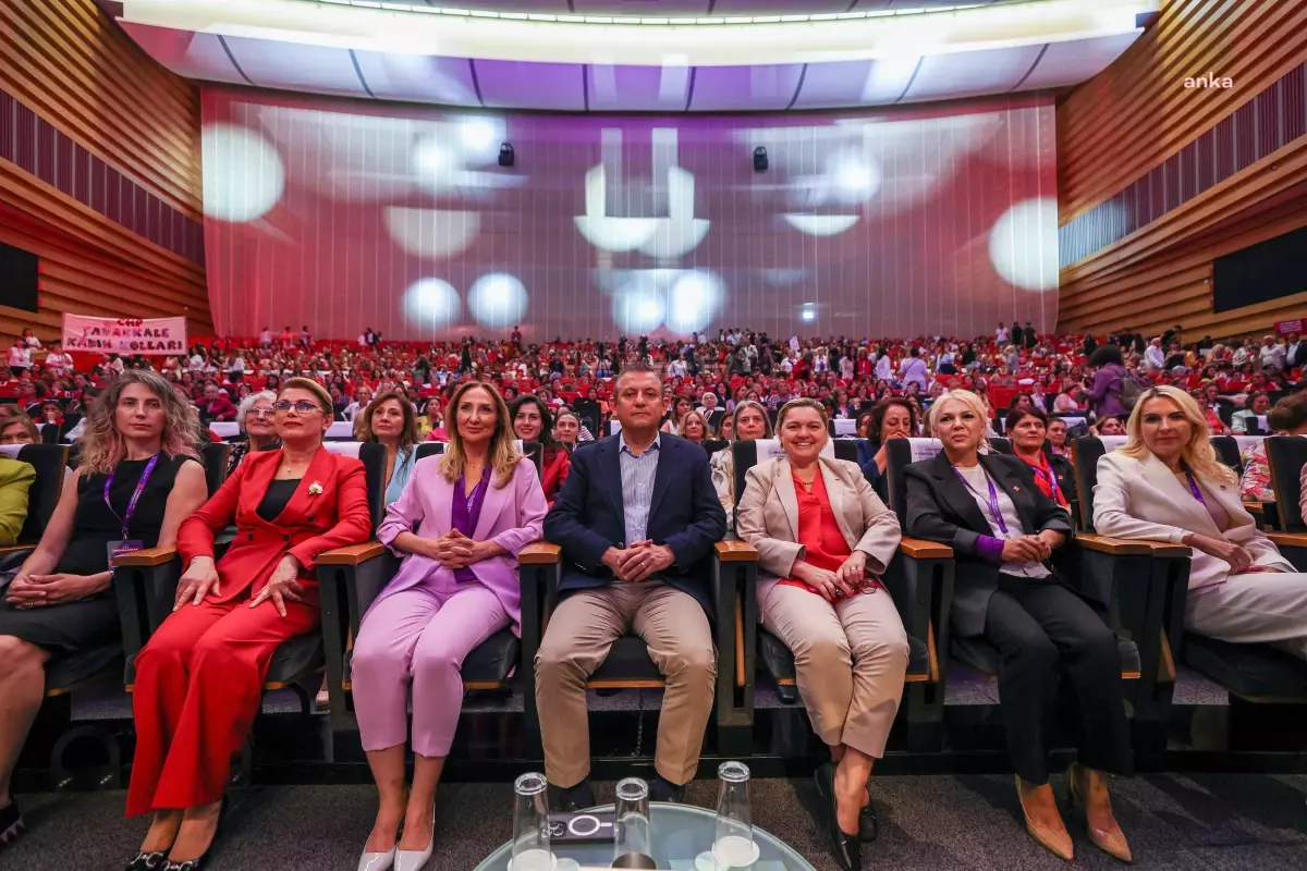 CHP 15. Olağan Kadın Kolları Kurultayı\'nda Seçim Başladı