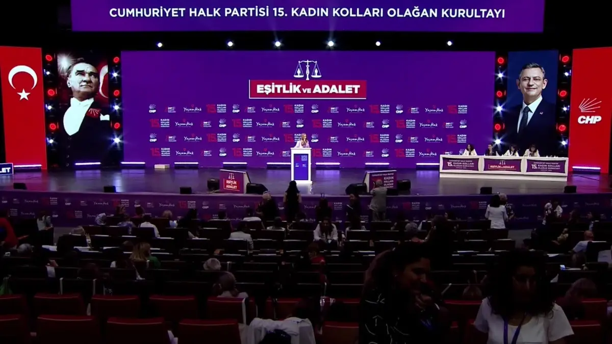 CHP Kadın Kolları Kurultayında Aylin Nazlıaka\'dan İstanbul Sözleşmesi ve Kadın Haklarına Destek