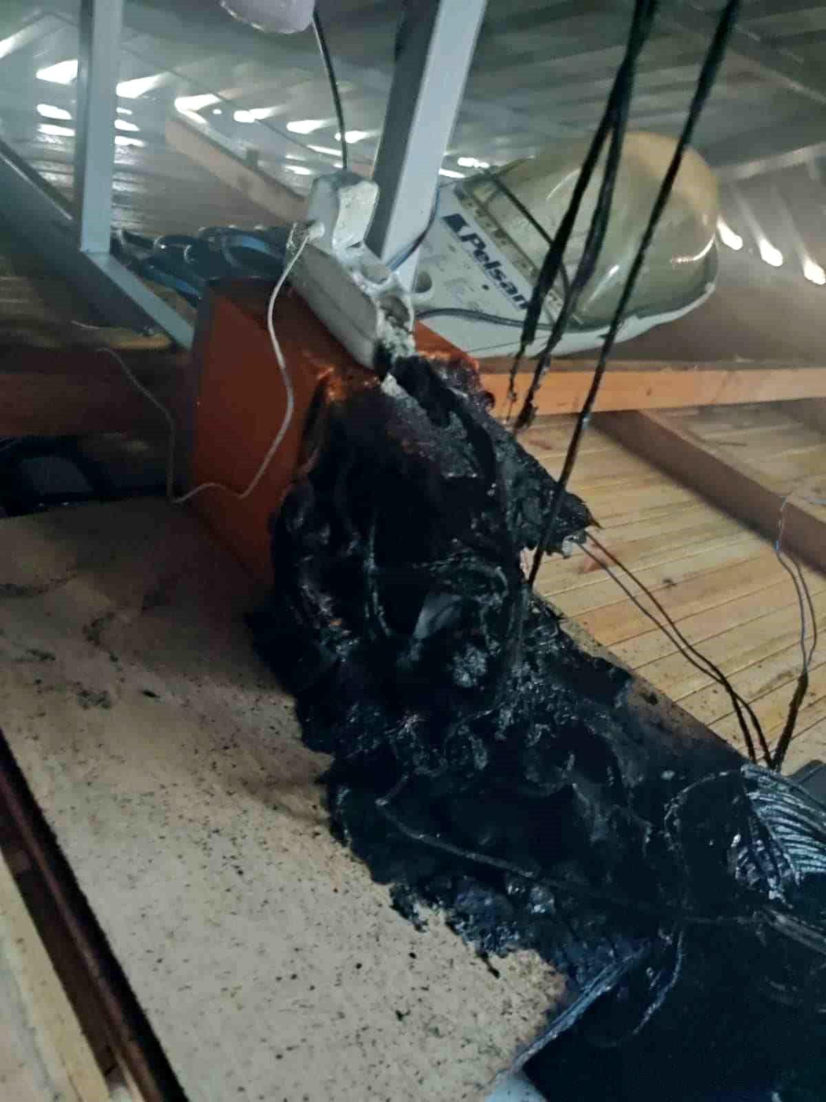 Hatay\'da bir evin çatısında çıkan yangın söndürüldü
