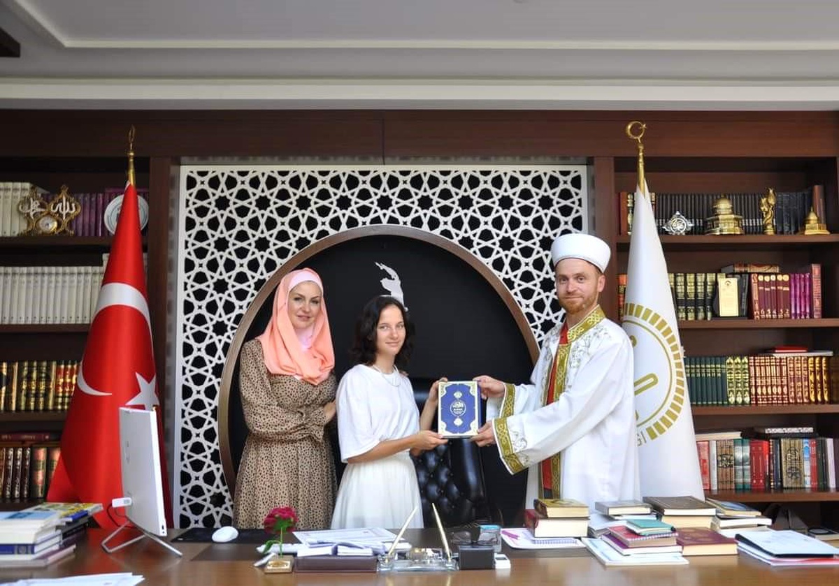 Rusya Vatandaşı Alanya\'da Müslüman Oldu