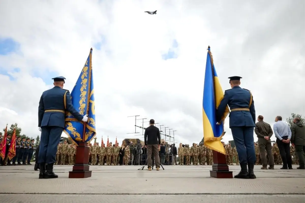 Ukrayna\'ya F-16 Savaş Uçakları Teslim Edildi