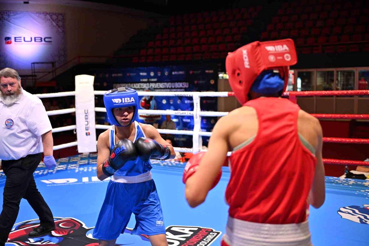 Milli boksör Asmin Cabaş çeyrek finale yükseldi