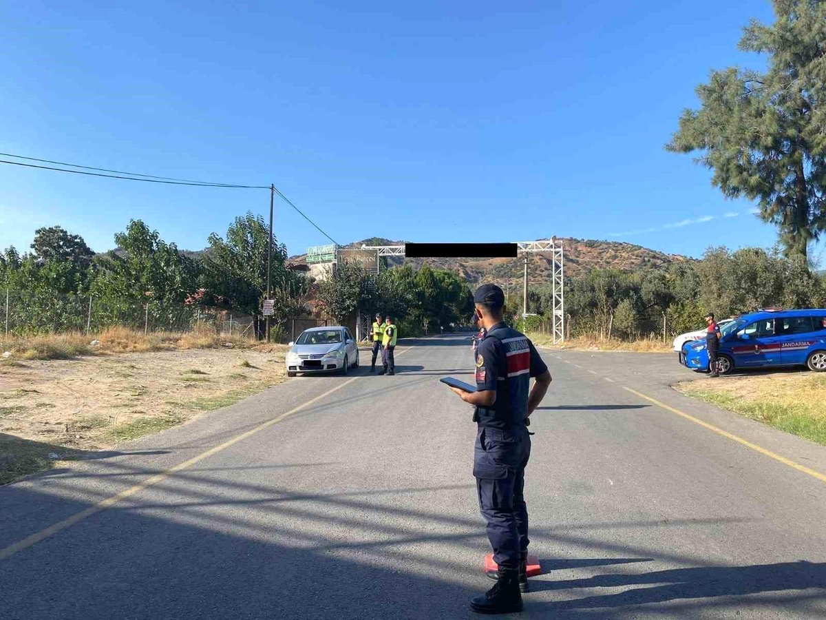 Aydın\'da Huzurlu Sokaklar Uygulamasında 4 Bin 420 Şahıs Sorgulandı