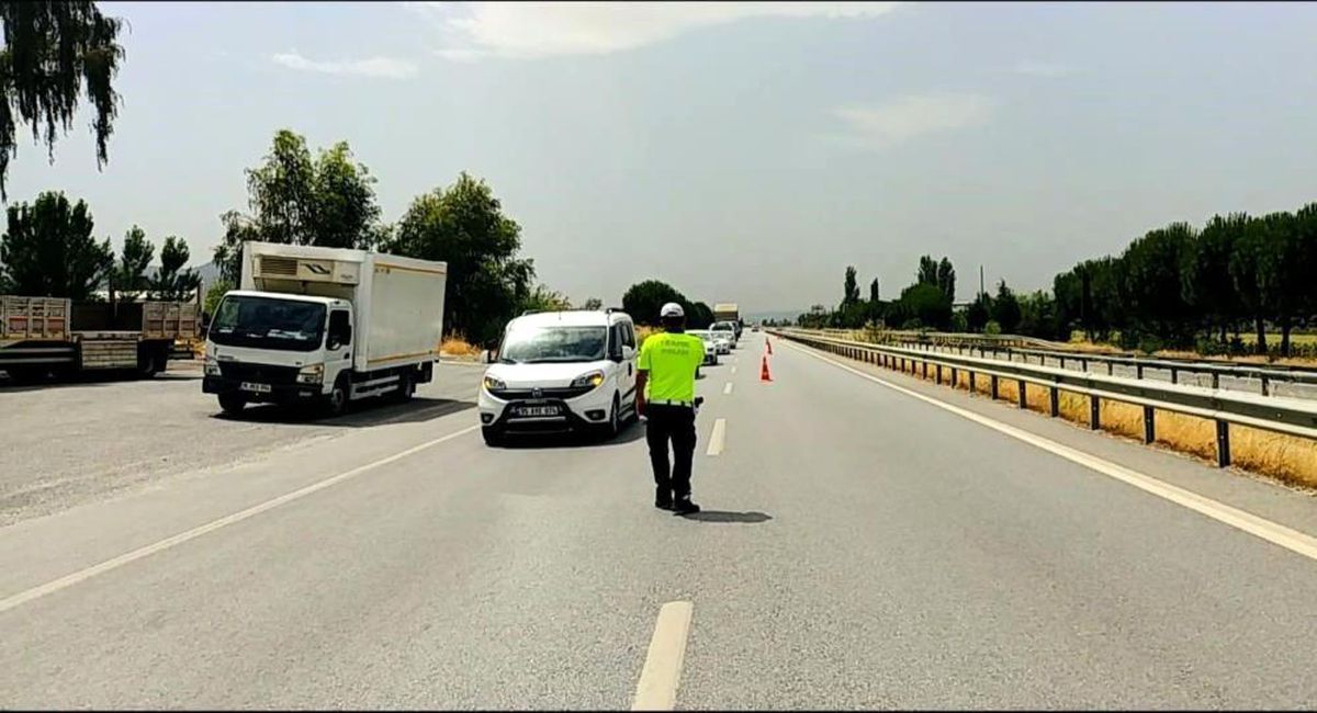 Aydın\'da Trafik Kontrolleri: 26 Bin 575 Araç İşlem Yapıldı