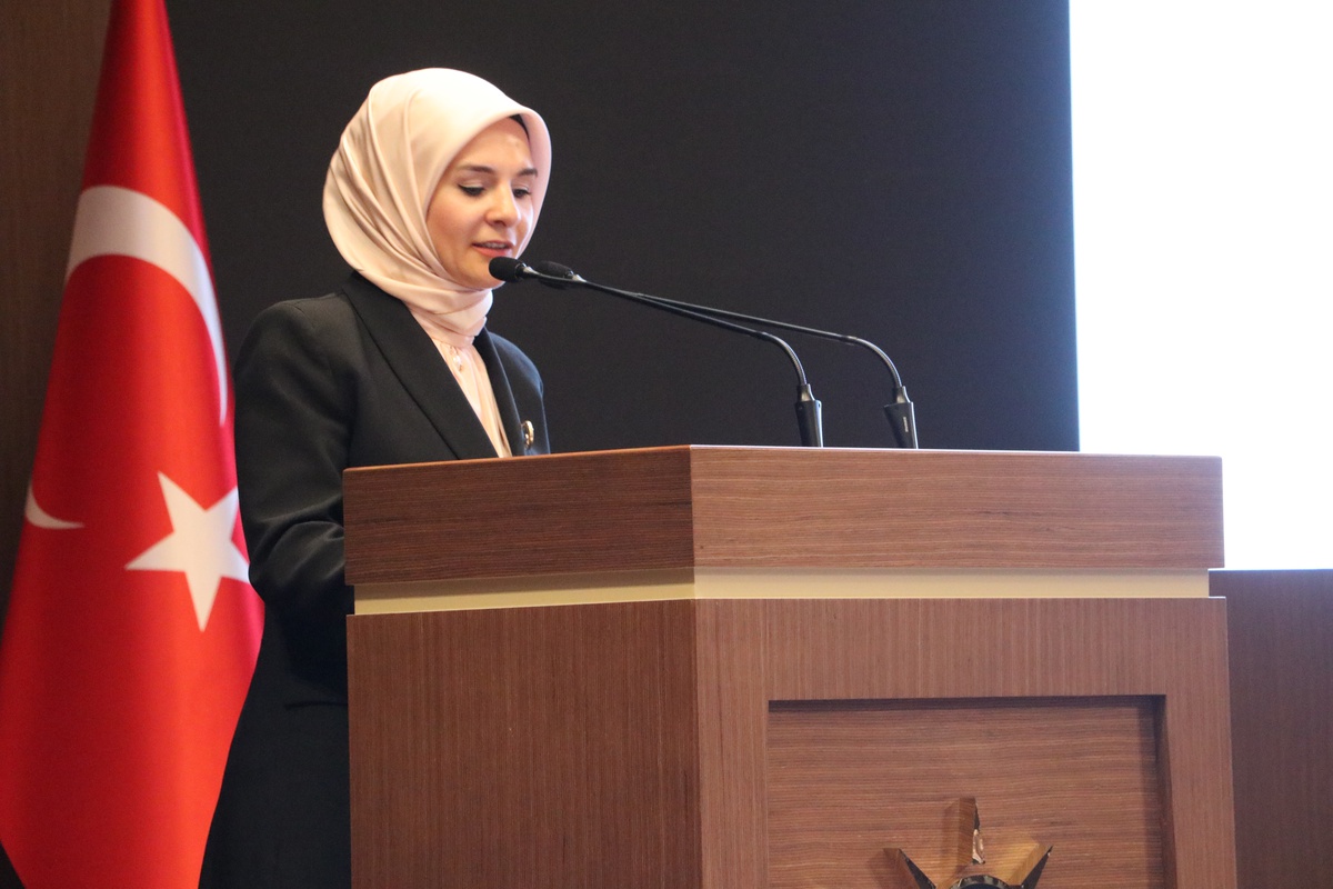 Aile ve Sosyal Hizmetler Bakanı: Aileyi toplumun huzur ve refahının teminatı olarak görüyoruz