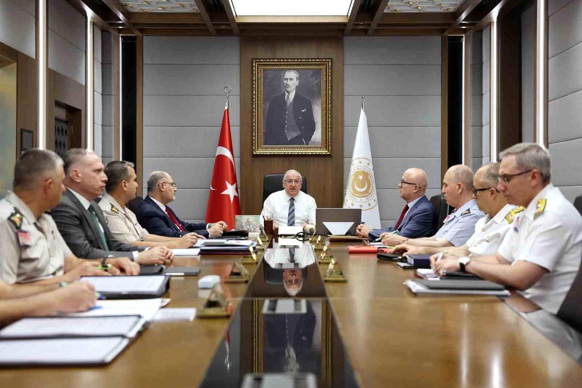 Milli Savunma Bakanı Yaşar Güler: \'Ülkemizin ve aziz milletimizin bekasını koruma noktasında gerekli güç ve kudrete sahibiz\'