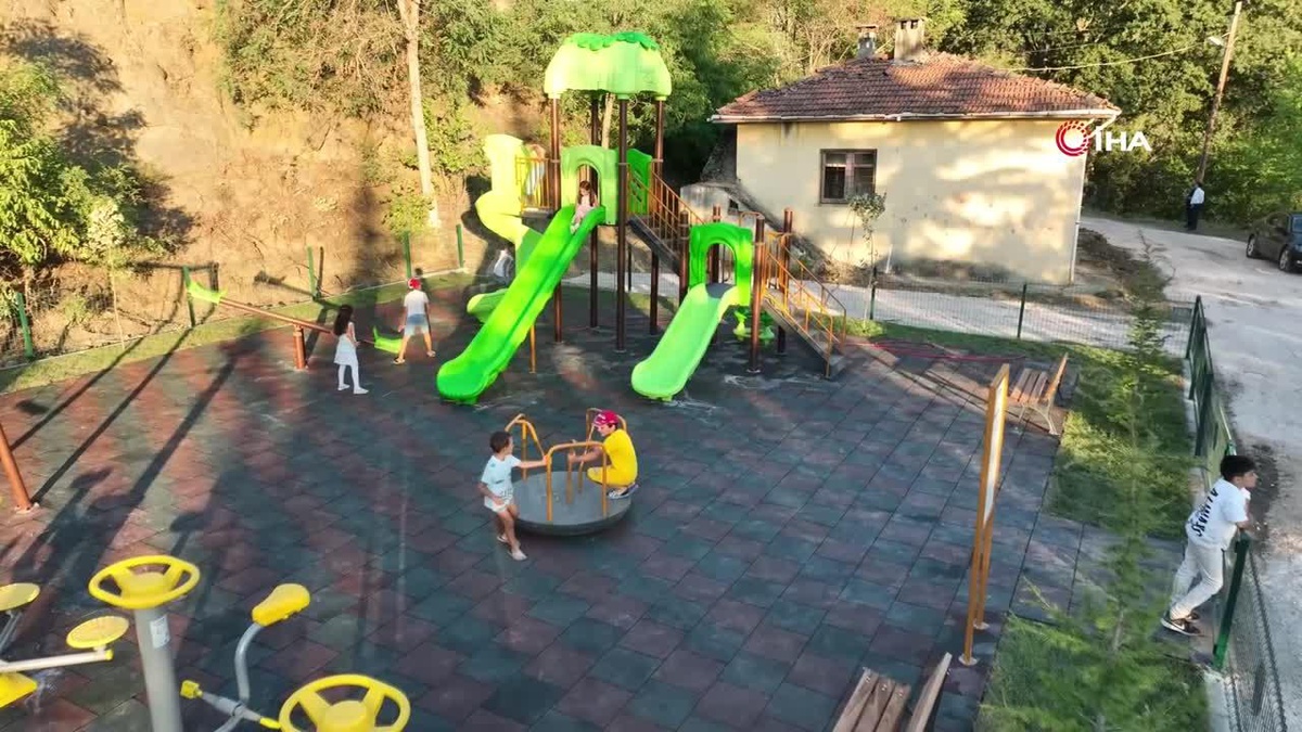 Bakan Kurum, Amasyalı çocukları park hayallerine kavuşturdu