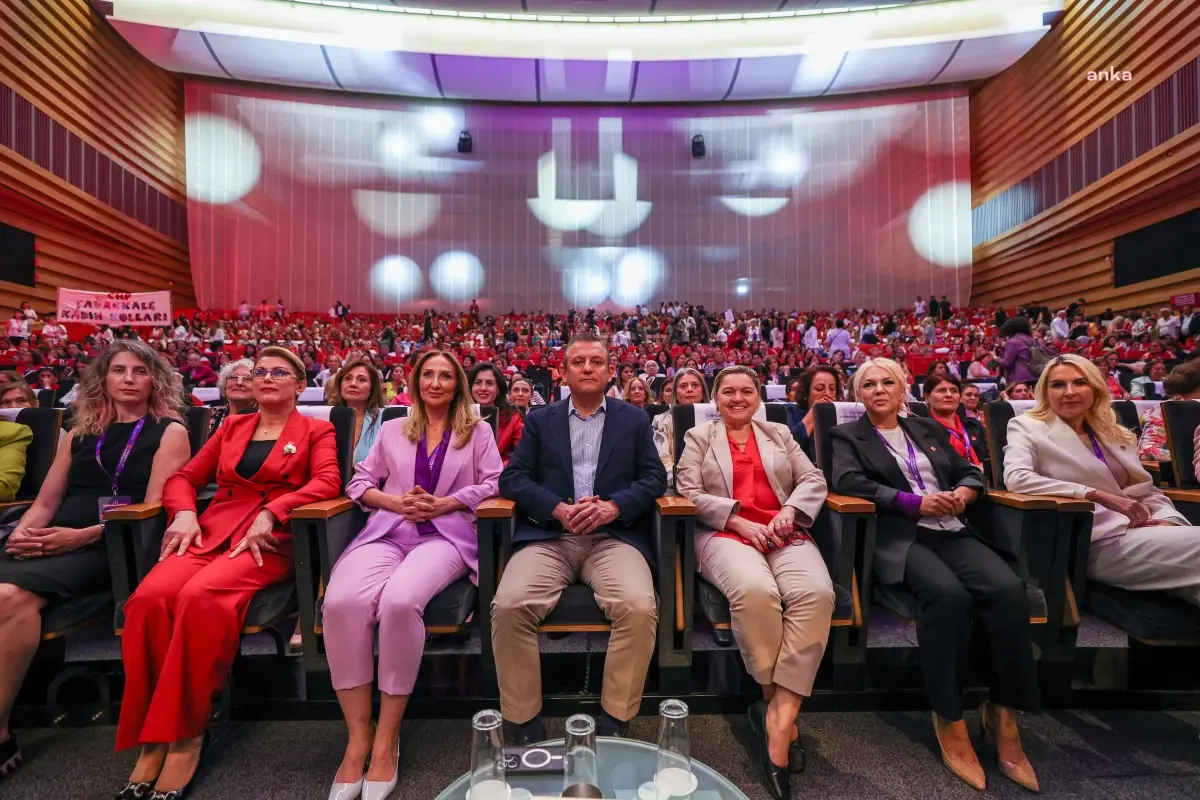 CHP 15. Olağan Kadın Kolları Kurultayı\'nda Asu Kaya başkan seçildi