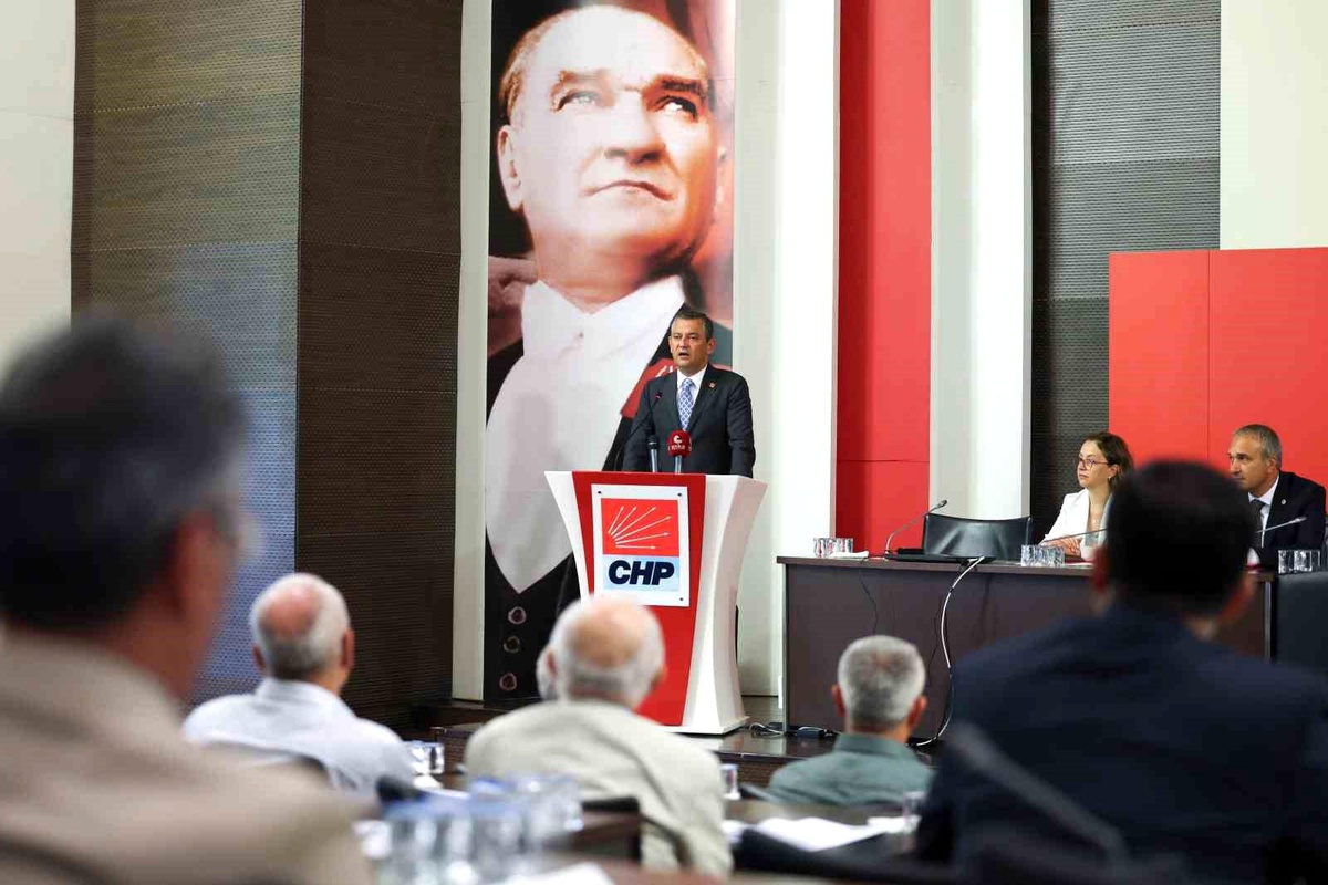 CHP Genel Başkanı Özgür Özel, eğitimde ulusal mutabakata vurgu yaptı