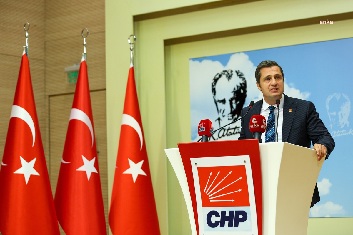 CHP Sözcüsü Deniz Yücel, CHP\'nin simgesiyle ilgili açıklama yaptı
