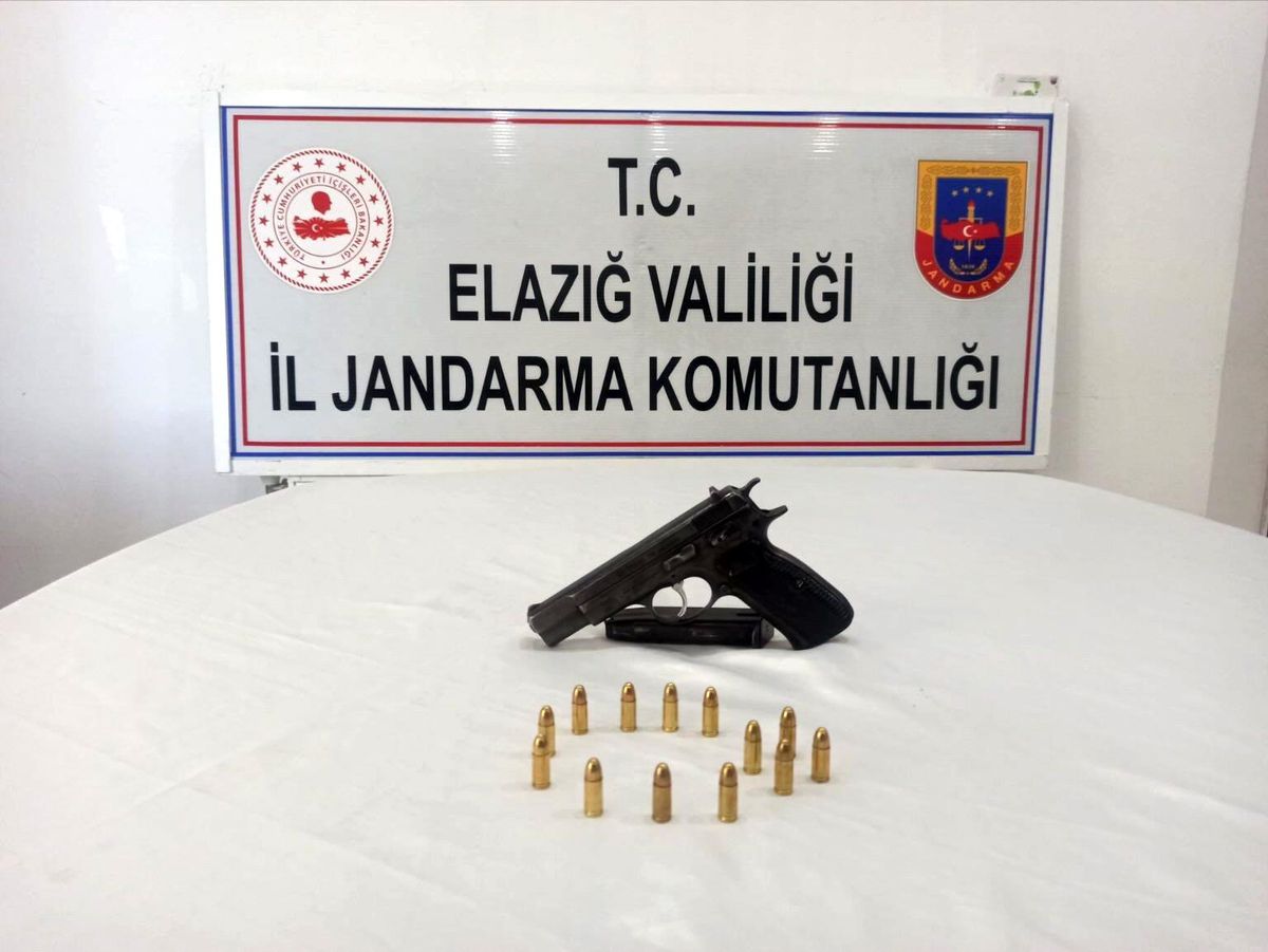 Elazığ\'da şok yol kontrollerinde silah ve uyuşturucu ele geçirildi