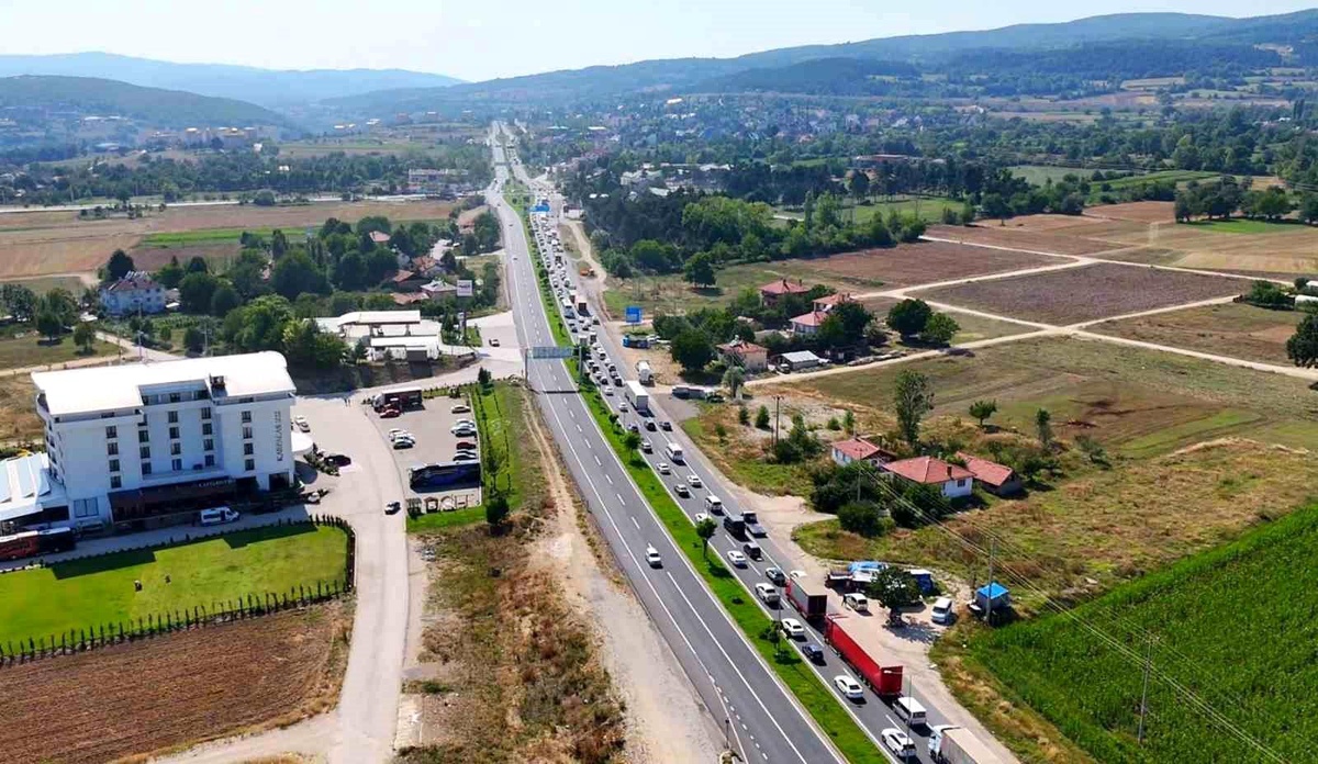Bolu Dağı Tüneli\'ndeki Çalışmalar Nedeniyle Araç Yoğunluğu Arttı
