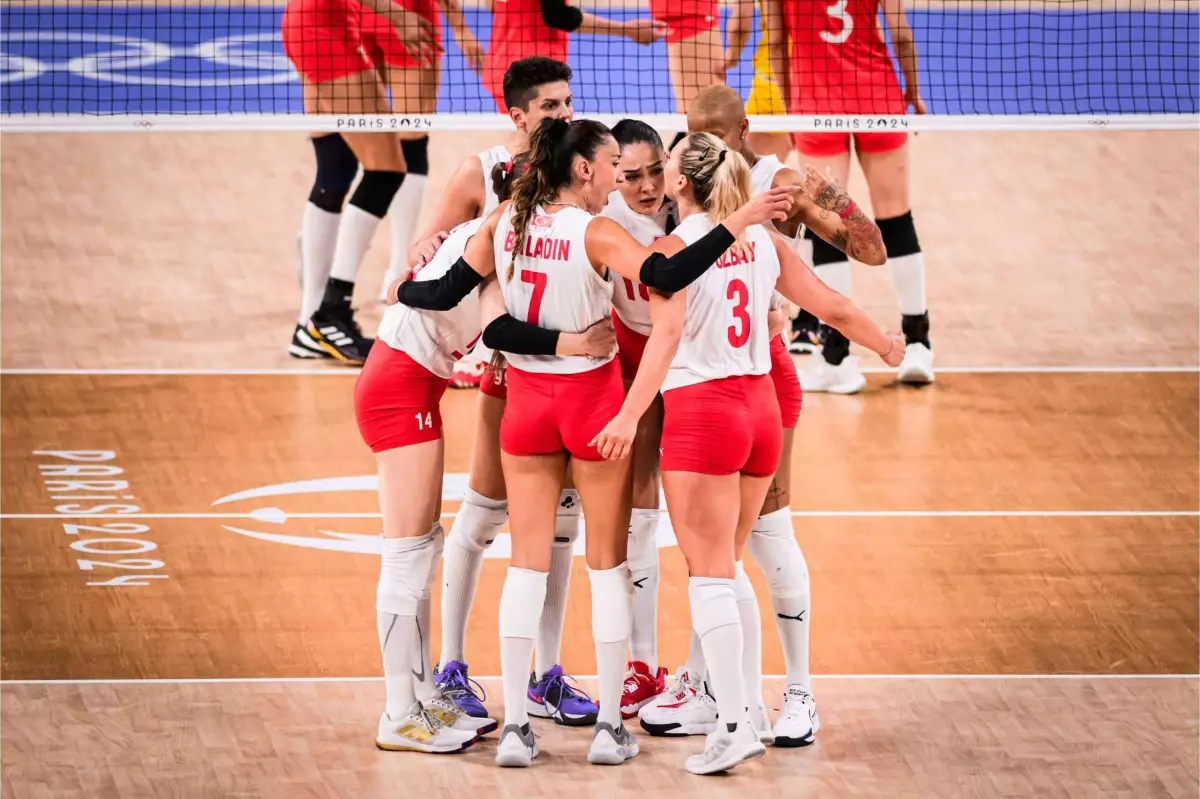 A Milli Kadın Voleybol Takımı Çin\'i yenerek yarı finale yükseldi