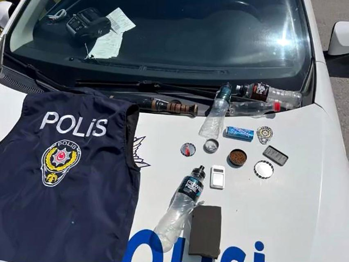 Kayseri\'de Kamyonetten Uyuşturucu Madde ve Terazi Ele Geçirildi