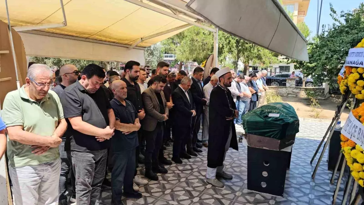 MHP İzmir İl Yönetim Kurulu Üyesi Halil İbrahim Terk Toprağa Verildi