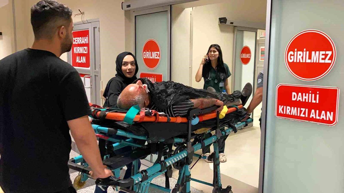 Adıyaman\'da otomobil ile motosikletin çarpışması sonucu 3 kişi yaralandı