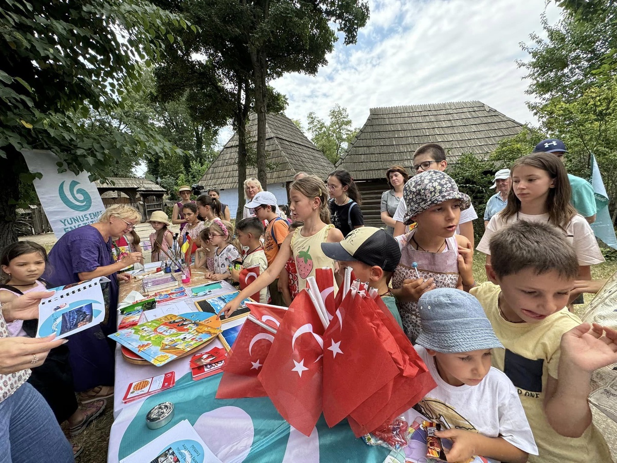 Yunus Emre Enstitüsü Türkçe Yaz Kampı Romanya\'da Son Buldu