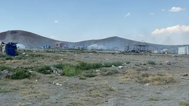 Konya'da tarım işçileri önce kavga etti, sonra çadırları ateşe verdi