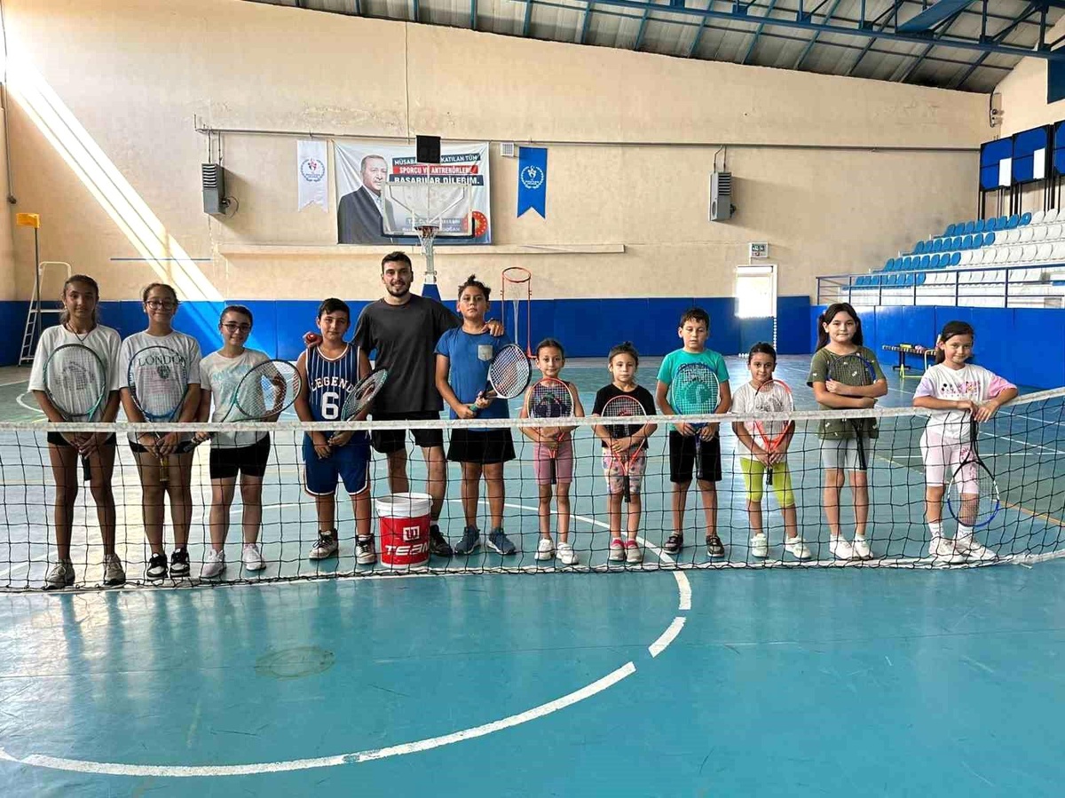 Aydın\'da Yaz Spor Okulları Gençleri Eğlendiriyor