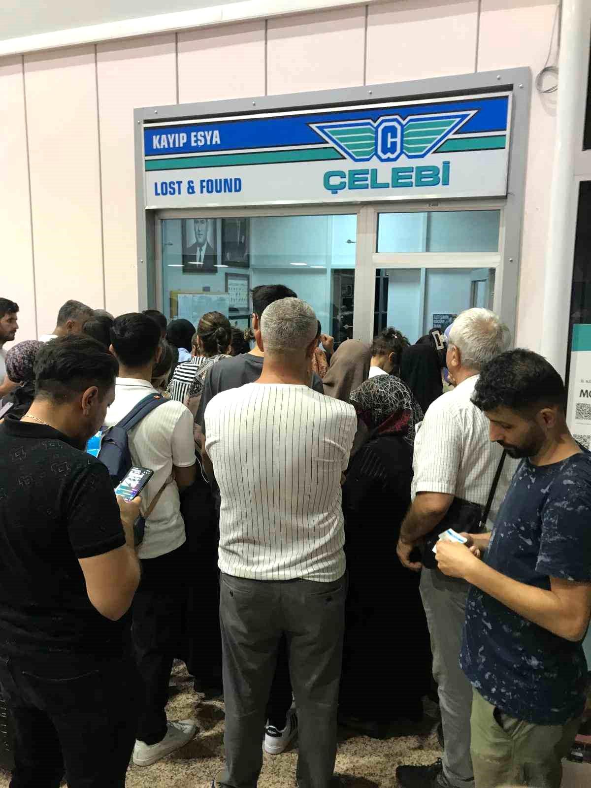 İstanbul-Erzurum uçağında valizlerin unutulması yolcuları mağdur etti