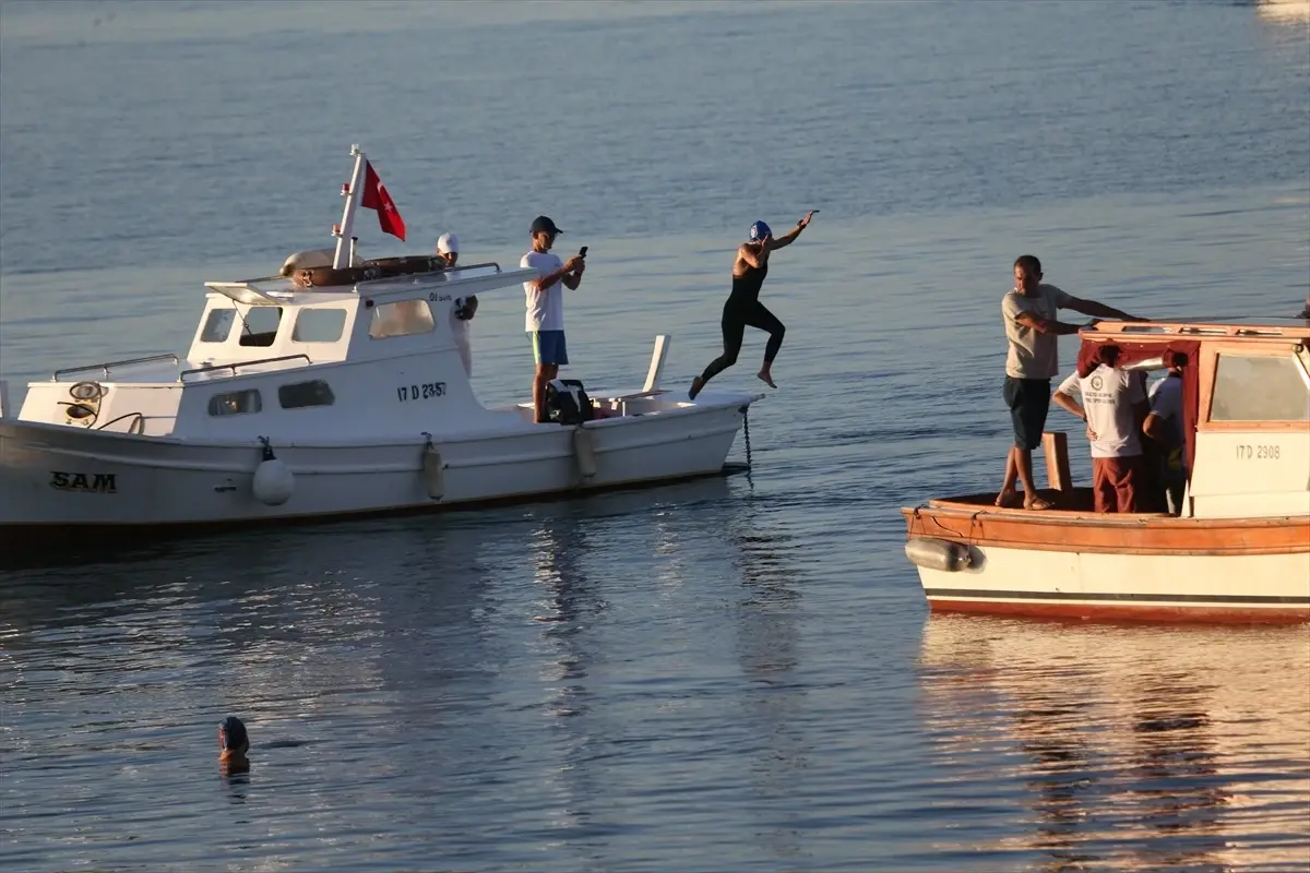 Çanakkale\'de Gökçeada Açık Deniz Yüzme Maratonu Tamamlandı